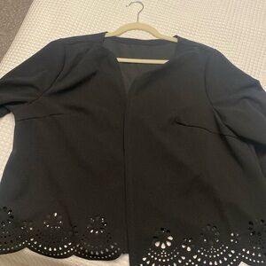 New never worn it, it’s a really nice blazer you can use it with all your outfit